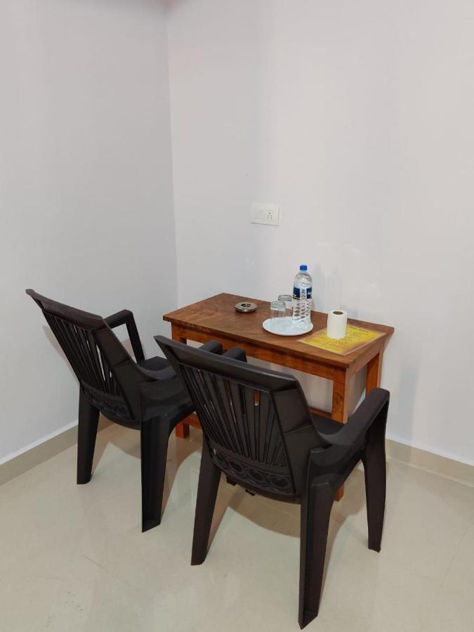 Rishi House Hotel Arambol Exterior photo