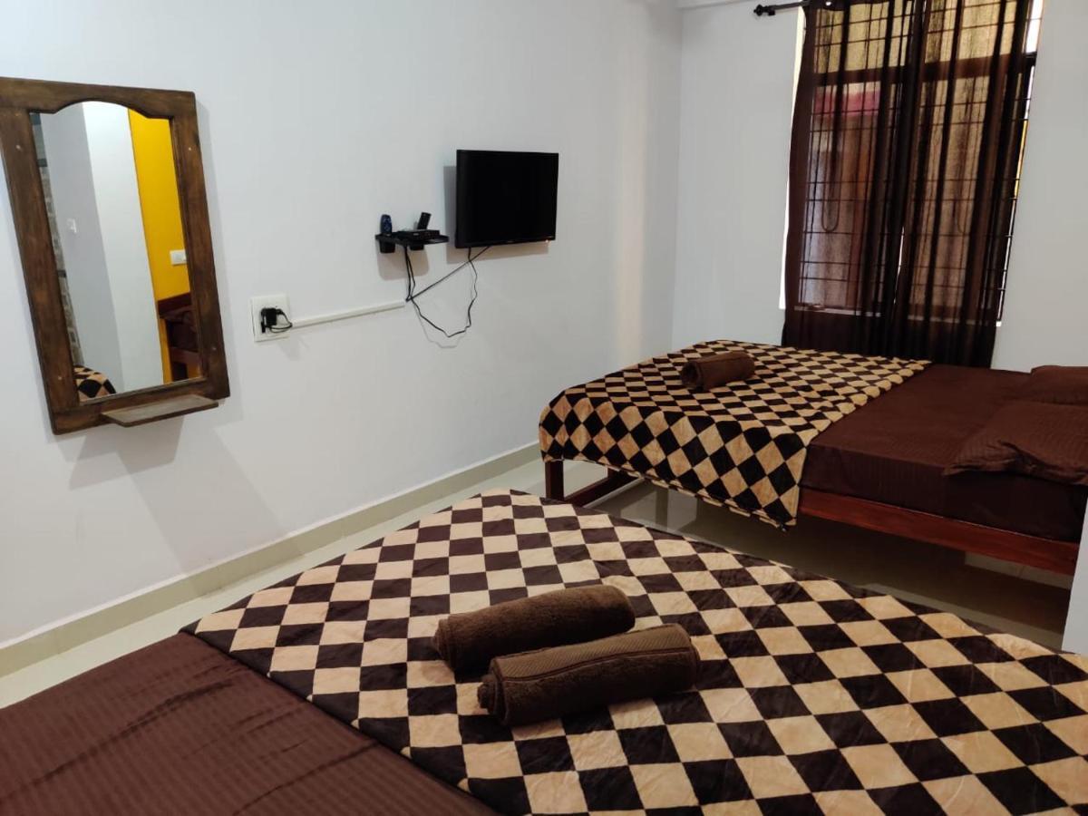 Rishi House Hotel Arambol Exterior photo